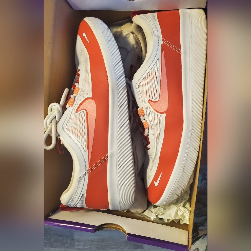 Nike SB , size women's 11 and men's 9.5, lobster/pink
